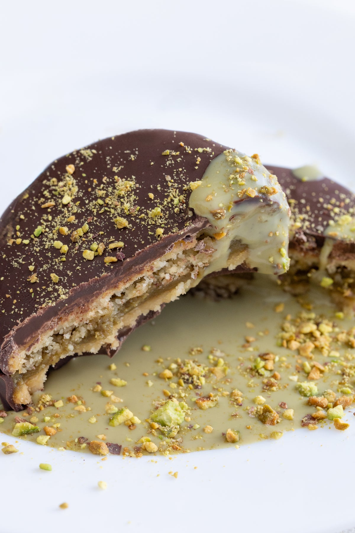 Caja de Alfajores rellenos de Pistacho bañados en chocolate Keto
